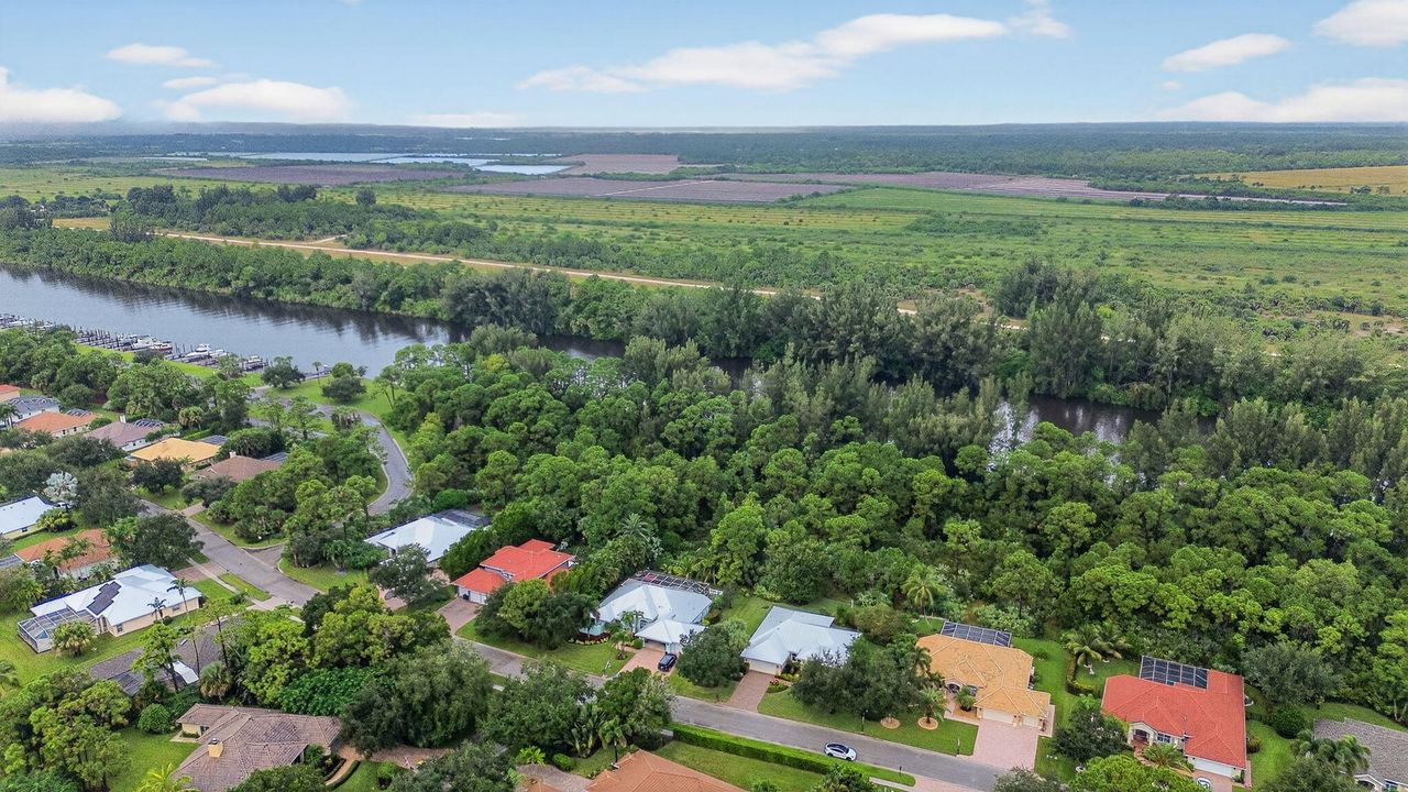 合同活跃: $600,000 (3 贝兹, 2 浴室, 1901 平方英尺)