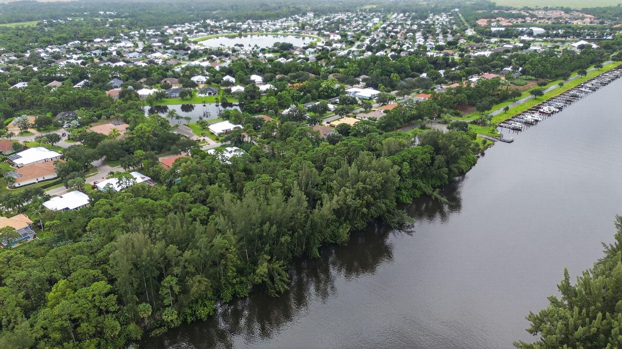 合同活跃: $600,000 (3 贝兹, 2 浴室, 1901 平方英尺)