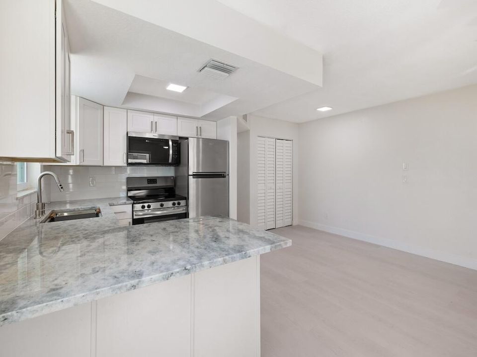 待售: $1,950,000 (0 贝兹, 0 浴室, 3836 平方英尺)