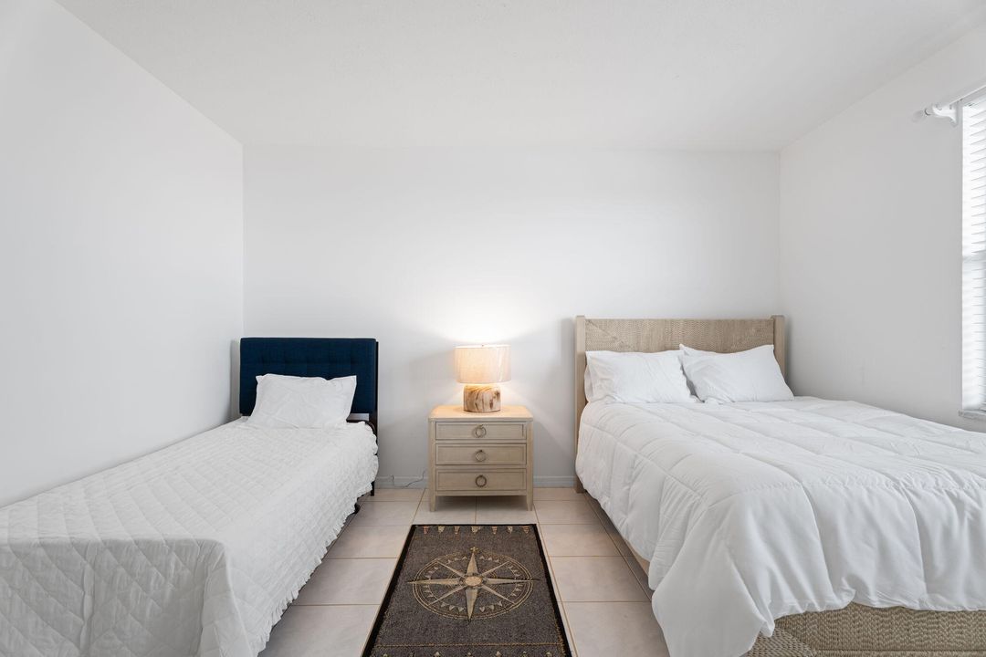 出租: $4,800 (2 贝兹, 2 浴室, 1421 平方英尺)