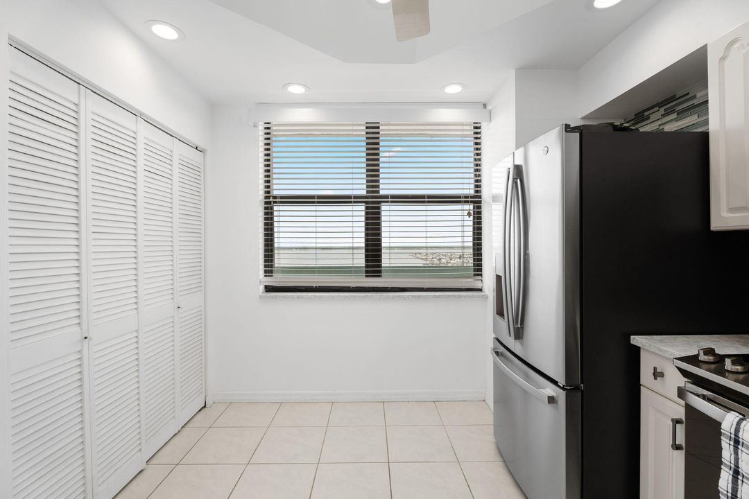 出租: $4,800 (2 贝兹, 2 浴室, 1421 平方英尺)