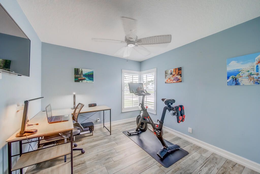 合同活跃: $624,500 (3 贝兹, 2 浴室, 1310 平方英尺)