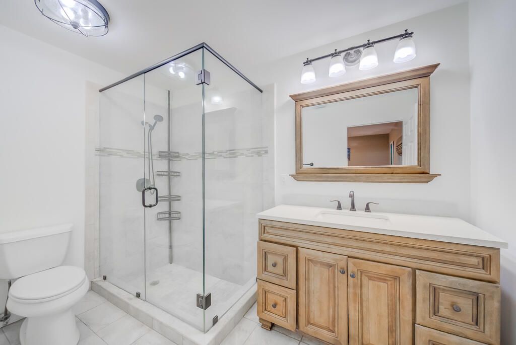 合同活跃: $624,500 (3 贝兹, 2 浴室, 1310 平方英尺)