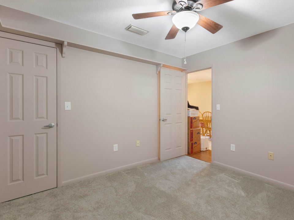 Active With Contract: $120,000 (2 beds, 2 baths, 981 Square Feet)