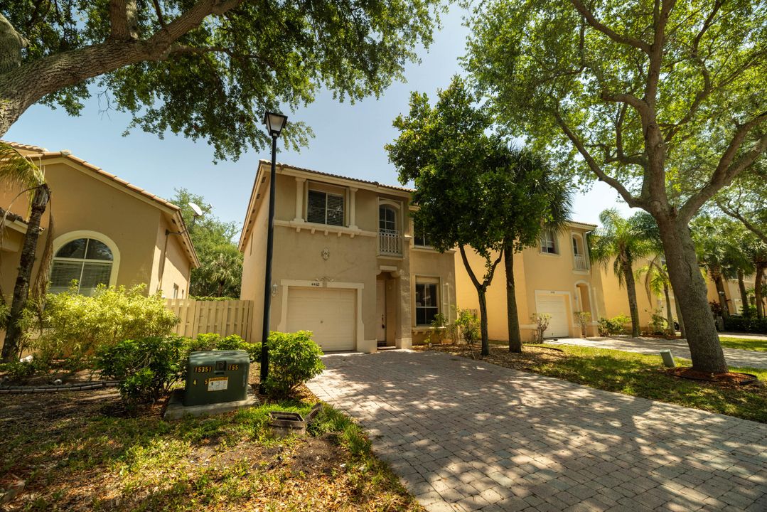 Active With Contract: $3,300 (4 beds, 2 baths, 1979 Square Feet)