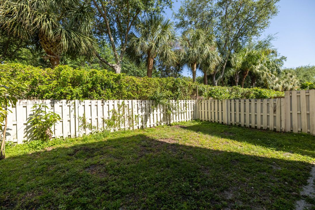 Active With Contract: $3,300 (4 beds, 2 baths, 1979 Square Feet)