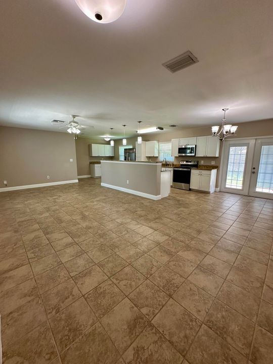 Activo con contrato: $495,000 (3 camas, 2 baños, 1436 Pies cuadrados)