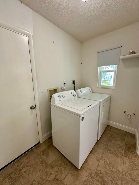 Activo con contrato: $495,000 (3 camas, 2 baños, 1436 Pies cuadrados)