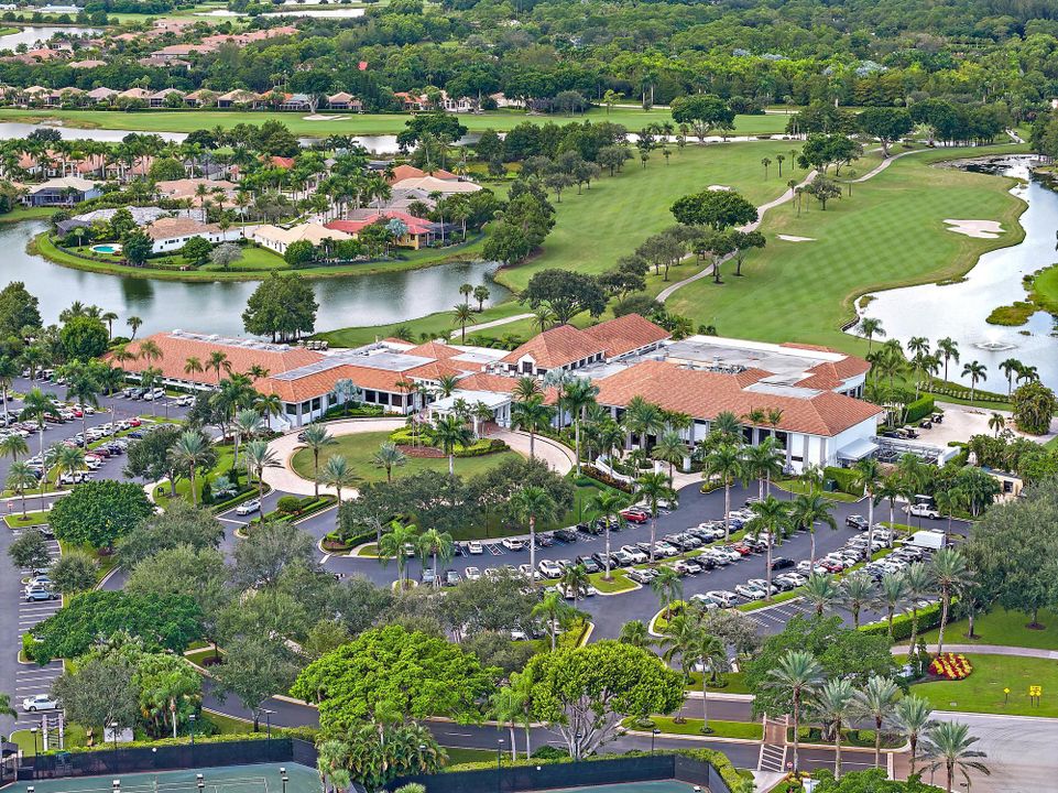 Под контрактом: $1,295,000 (3 спален, 3 ванн, 3072 Квадратных фут)