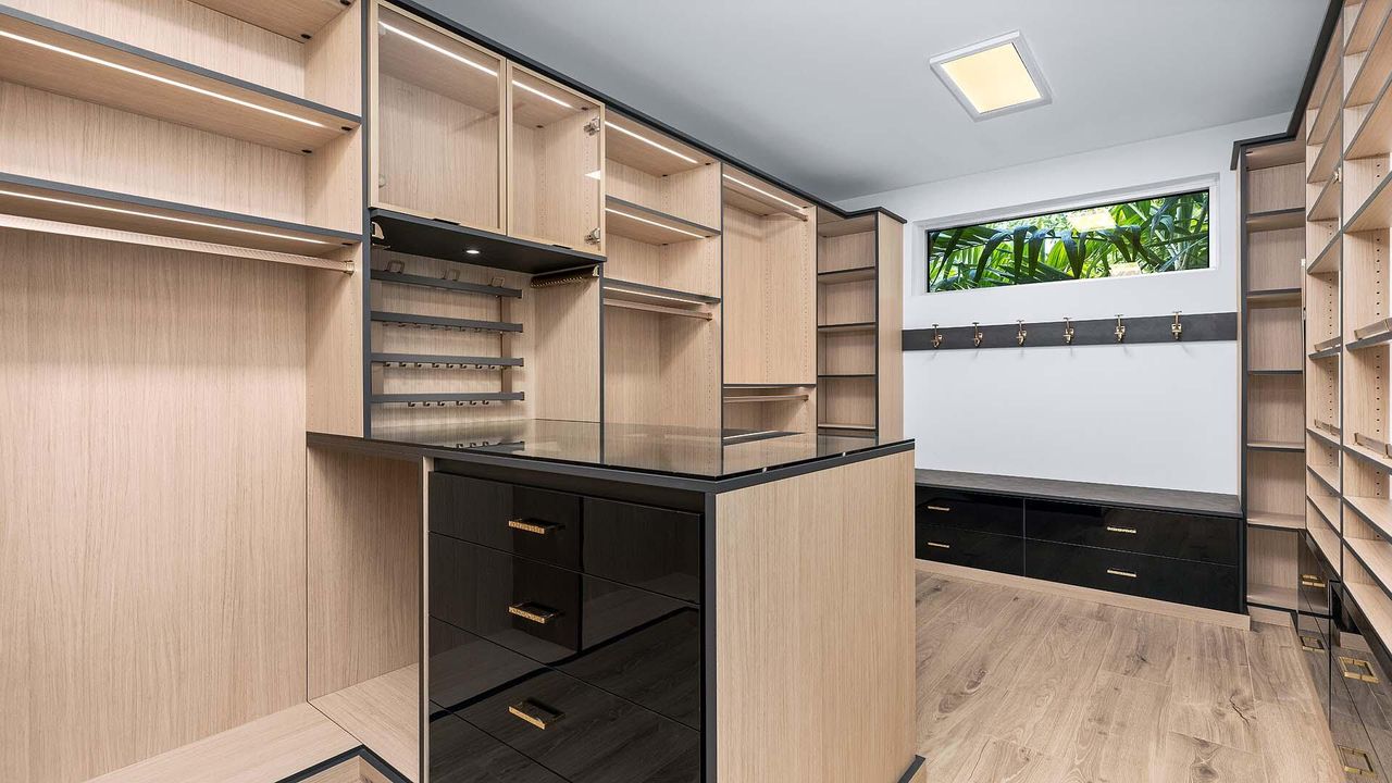 En Venta: $3,995,000 (3 camas, 3 baños, 2926 Pies cuadrados)