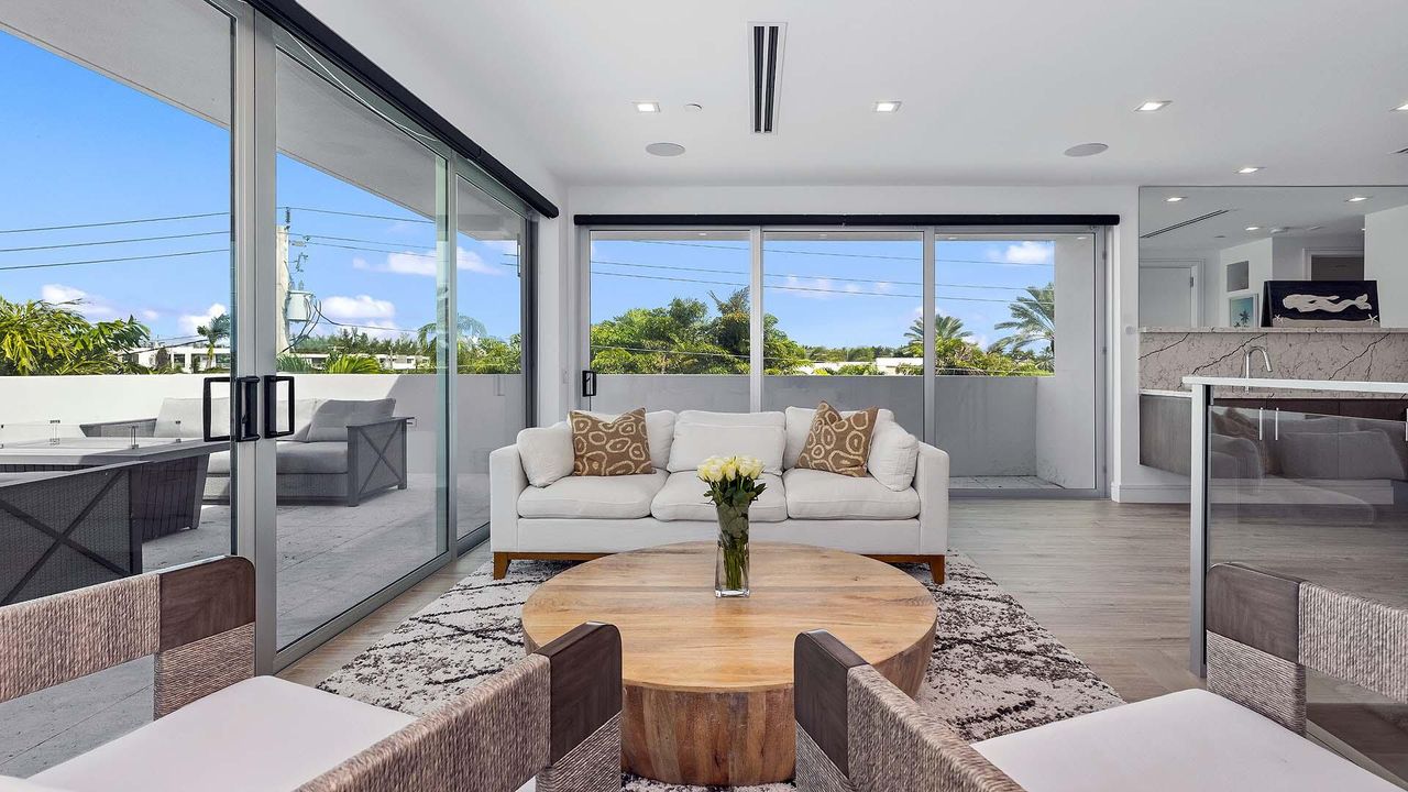 En Venta: $3,995,000 (3 camas, 3 baños, 2926 Pies cuadrados)