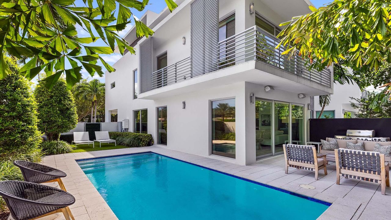 En Venta: $3,995,000 (3 camas, 3 baños, 2926 Pies cuadrados)