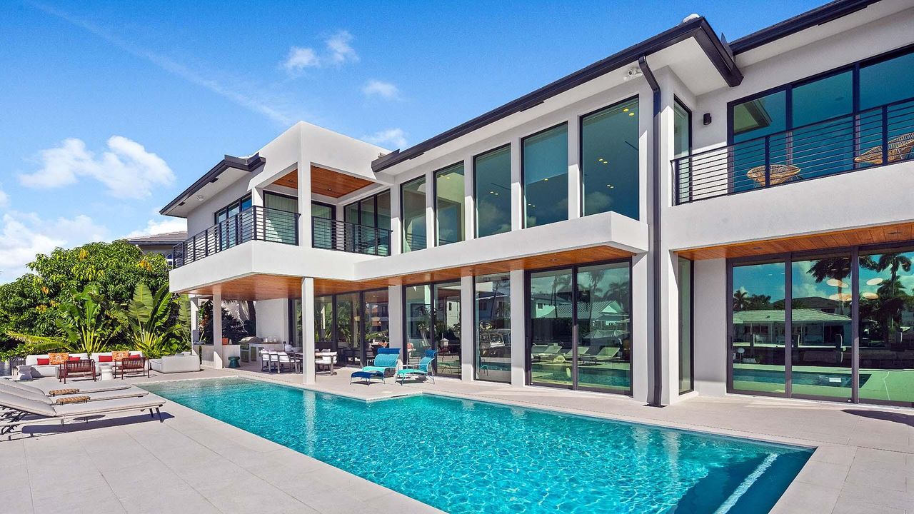 For Sale: $7,995,000 (4 beds, 4 baths, 5074 Square Feet)