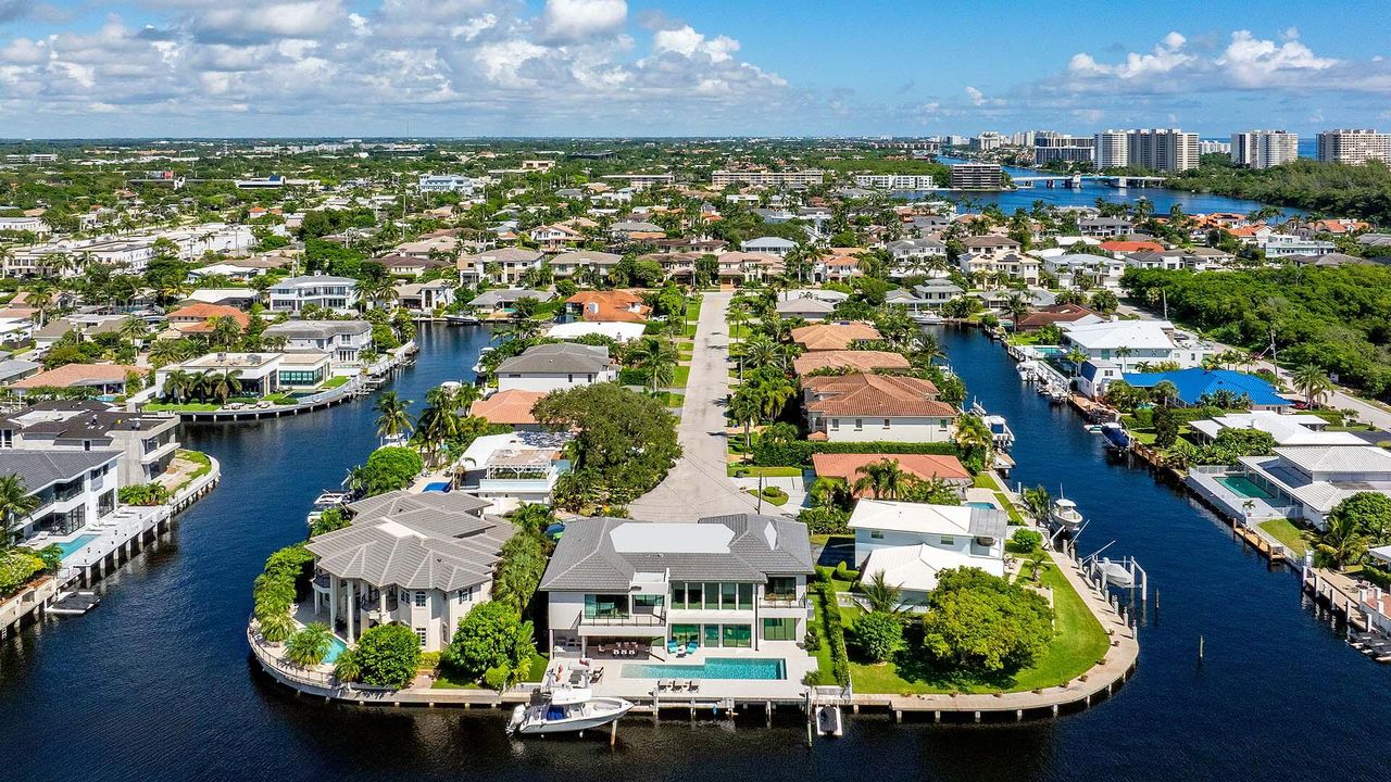 For Sale: $7,995,000 (4 beds, 4 baths, 5074 Square Feet)