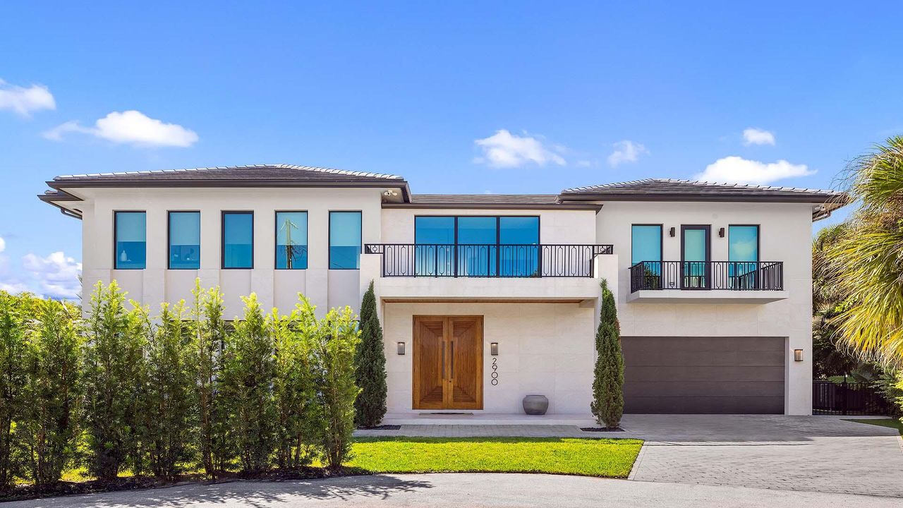 For Sale: $7,995,000 (4 beds, 4 baths, 5074 Square Feet)