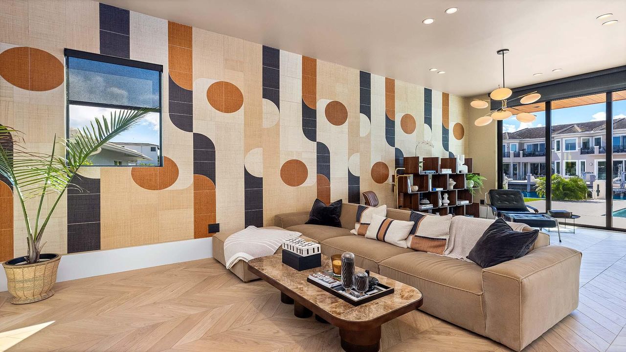 For Sale: $7,995,000 (4 beds, 4 baths, 5074 Square Feet)