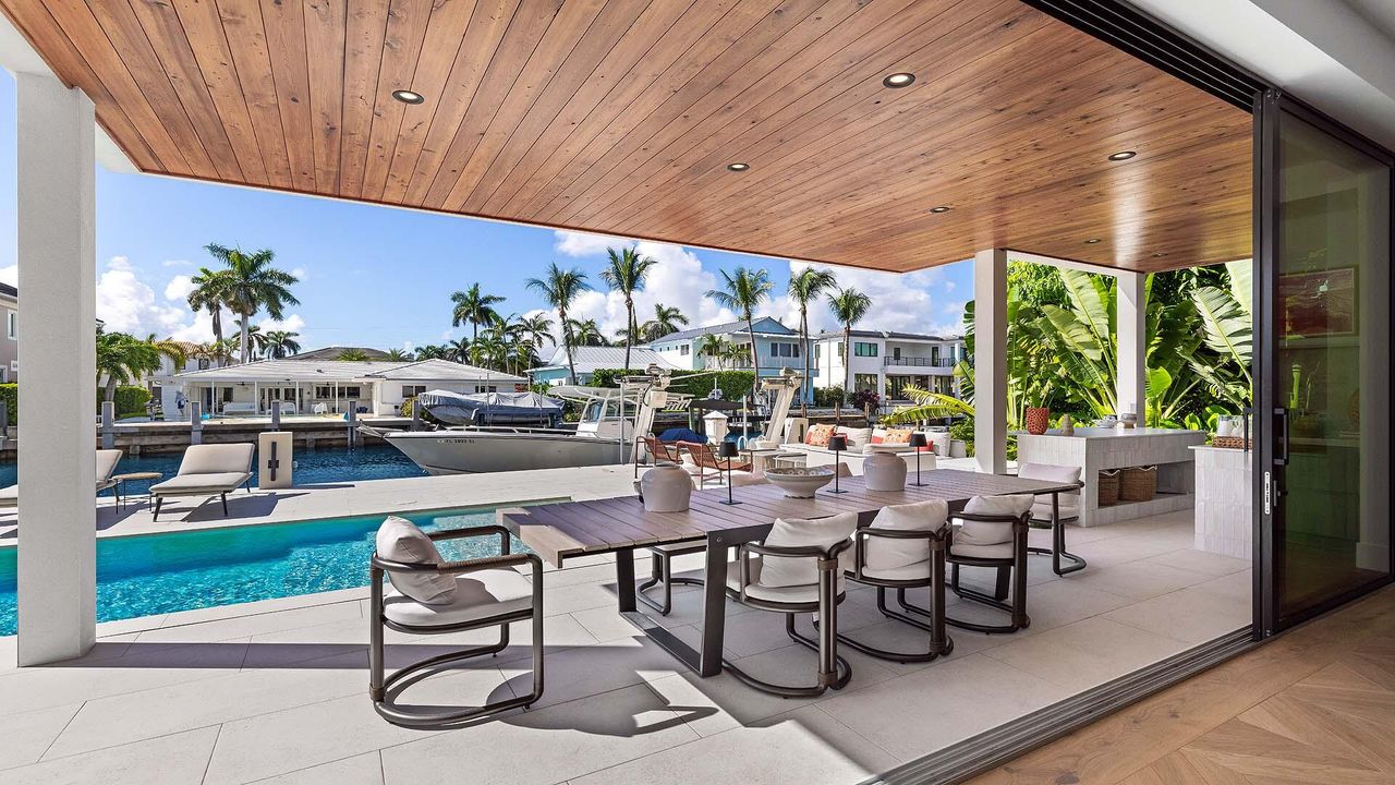 For Sale: $7,995,000 (4 beds, 4 baths, 5074 Square Feet)