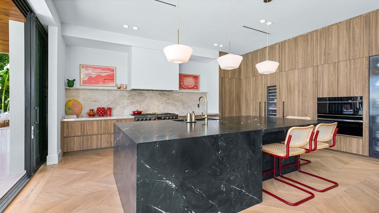 For Sale: $7,995,000 (4 beds, 4 baths, 5074 Square Feet)