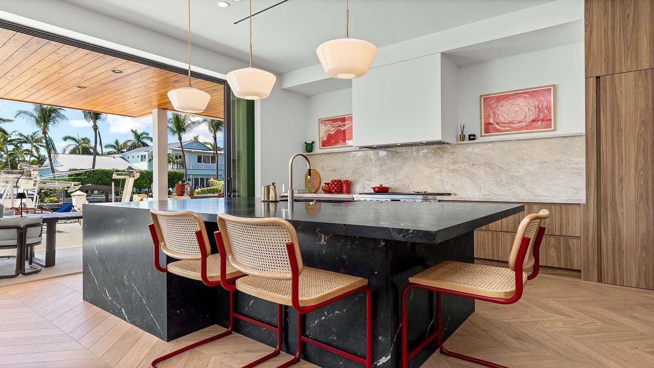 For Sale: $7,995,000 (4 beds, 4 baths, 5074 Square Feet)