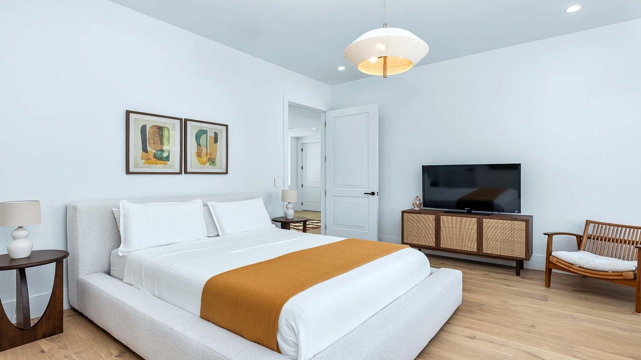 For Sale: $7,995,000 (4 beds, 4 baths, 5074 Square Feet)