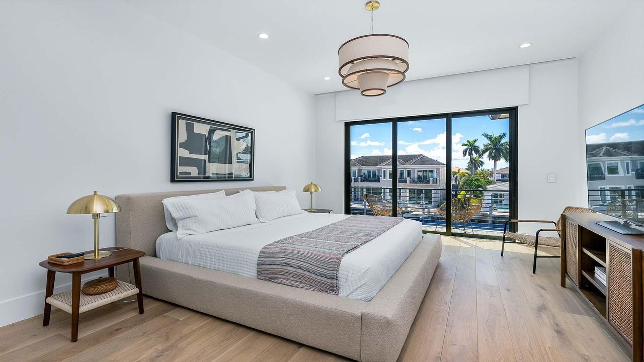 For Sale: $7,995,000 (4 beds, 4 baths, 5074 Square Feet)