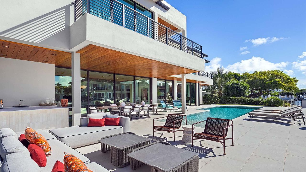 For Sale: $7,995,000 (4 beds, 4 baths, 5074 Square Feet)