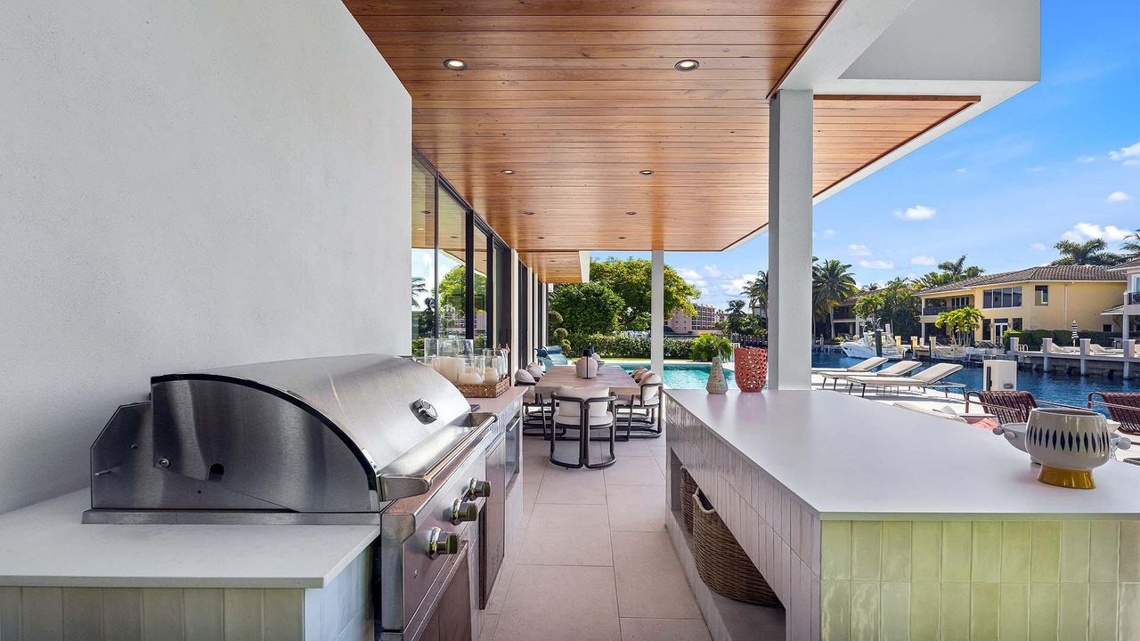 For Sale: $7,995,000 (4 beds, 4 baths, 5074 Square Feet)