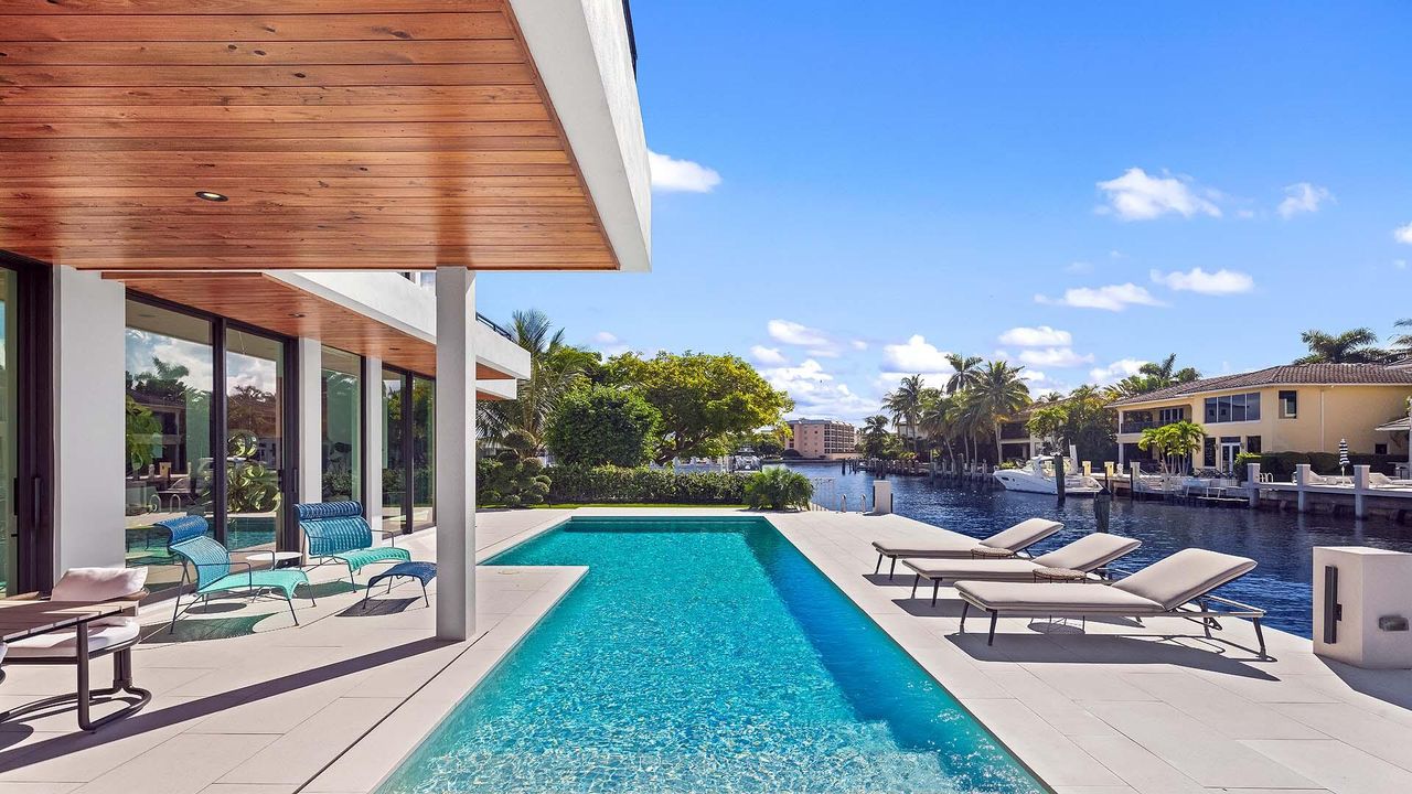 For Sale: $7,995,000 (4 beds, 4 baths, 5074 Square Feet)