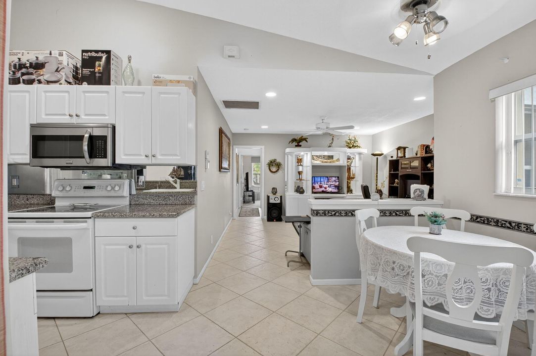 合同活跃: $4,750 (2 贝兹, 2 浴室, 1585 平方英尺)