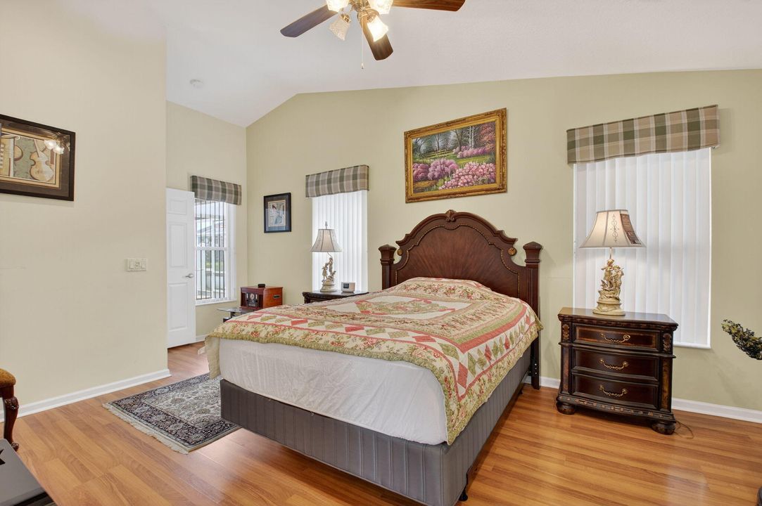 合同活跃: $4,750 (2 贝兹, 2 浴室, 1585 平方英尺)