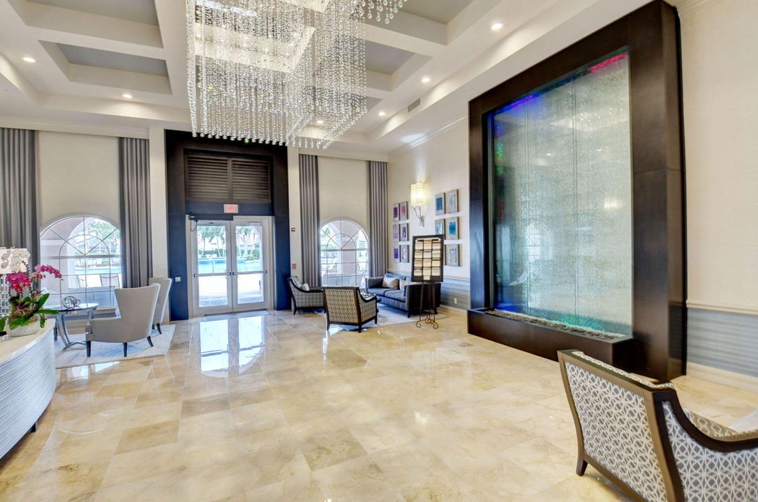 合同活跃: $4,750 (2 贝兹, 2 浴室, 1585 平方英尺)