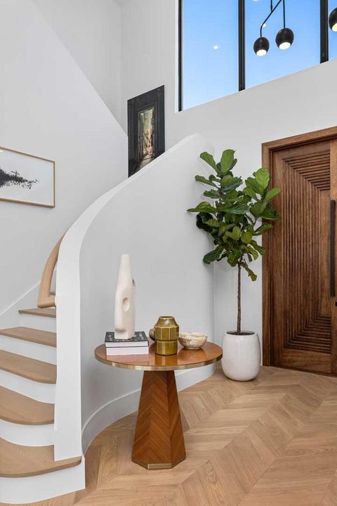 For Sale: $7,995,000 (4 beds, 4 baths, 5074 Square Feet)