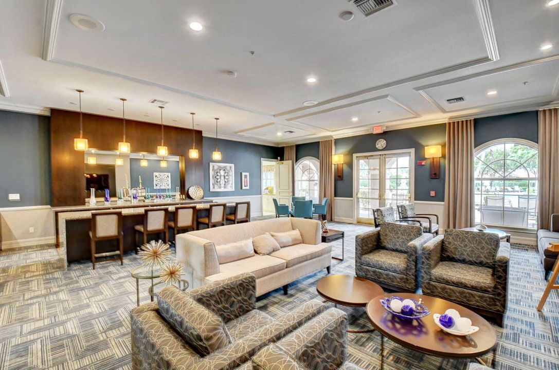 合同活跃: $4,750 (2 贝兹, 2 浴室, 1585 平方英尺)