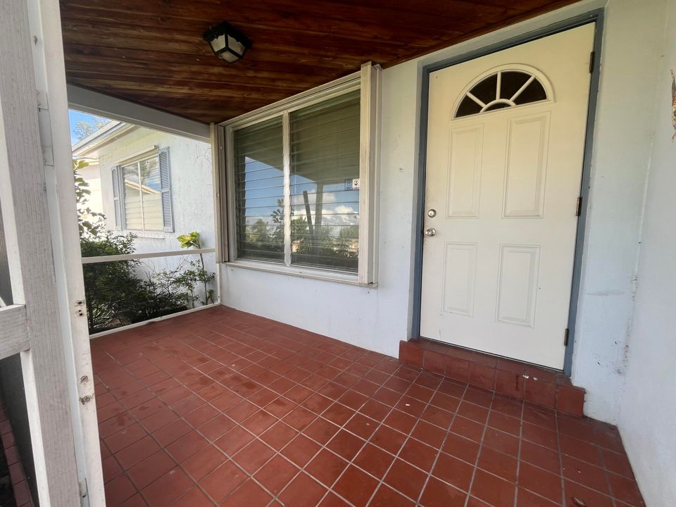 На продажу: $385,000 (3 спален, 2 ванн, 1419 Квадратных фут)