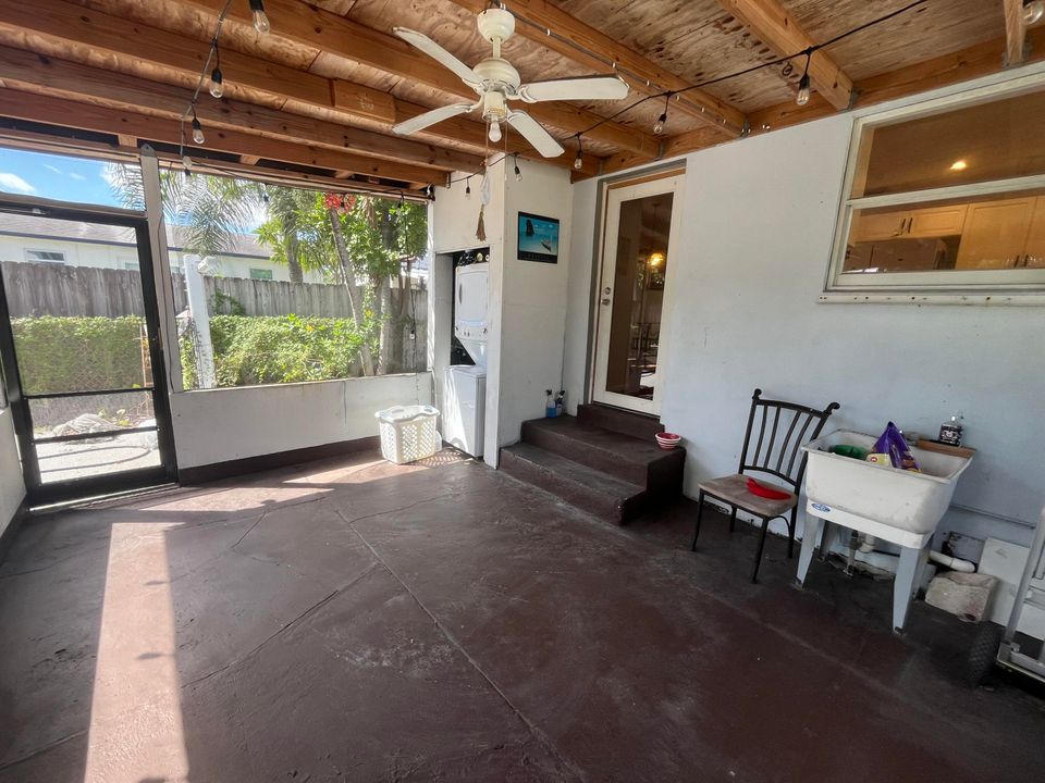 На продажу: $385,000 (3 спален, 2 ванн, 1419 Квадратных фут)