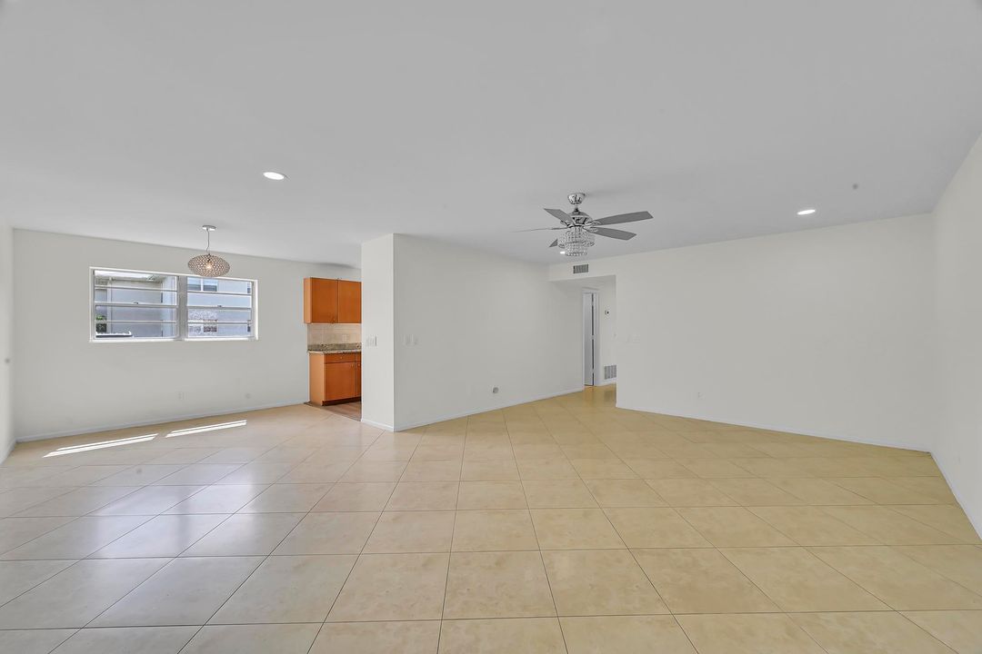 出租: $1,950 (2 贝兹, 2 浴室, 1170 平方英尺)