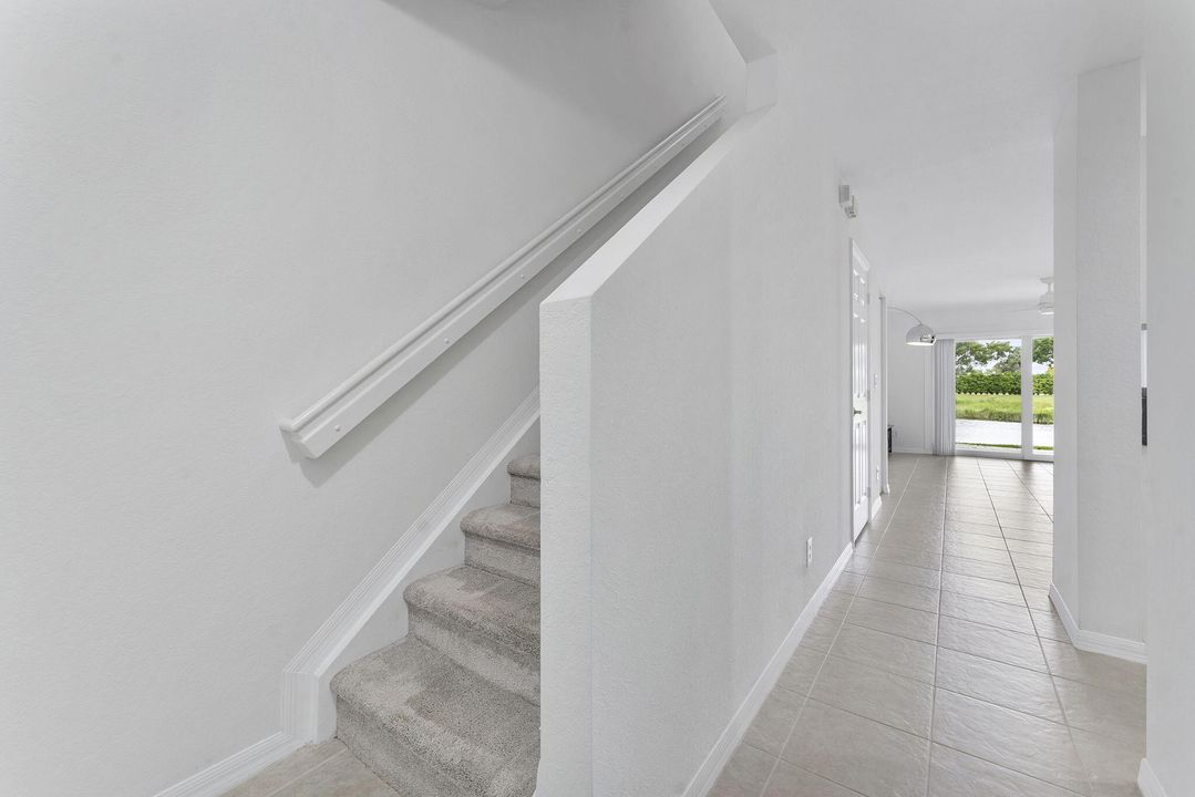 For Rent: $2,900 (2 beds, 2 baths, 1283 Square Feet)