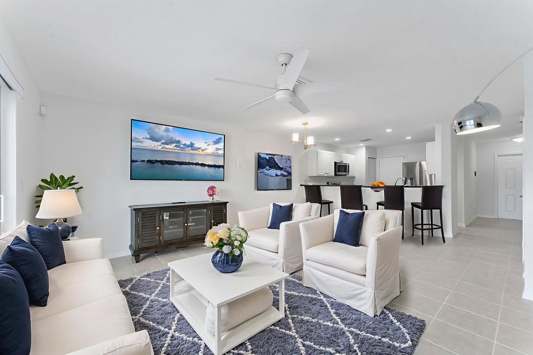 For Rent: $2,900 (2 beds, 2 baths, 1283 Square Feet)