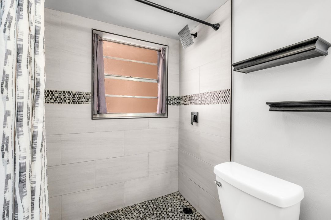 待售: $99,000 (1 贝兹, 1 浴室, 765 平方英尺)