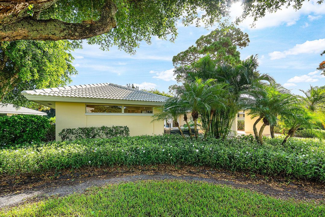 For Sale: $1,200,000 (3 beds, 2 baths, 2314 Square Feet)