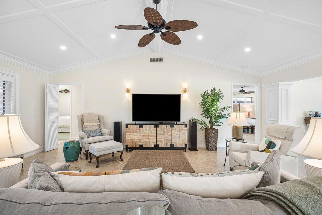 For Sale: $1,200,000 (3 beds, 2 baths, 2314 Square Feet)