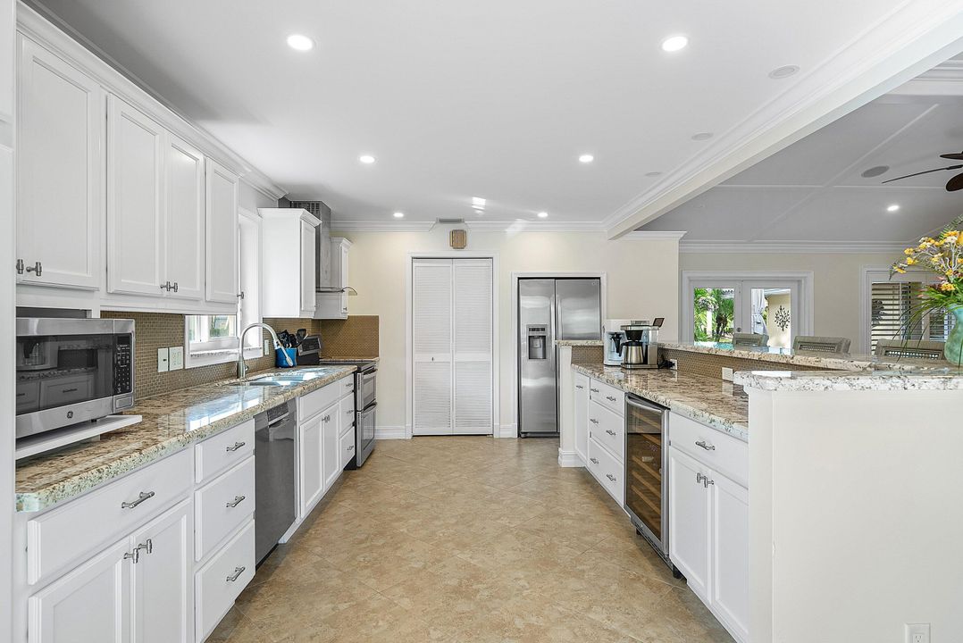 For Sale: $1,200,000 (3 beds, 2 baths, 2314 Square Feet)