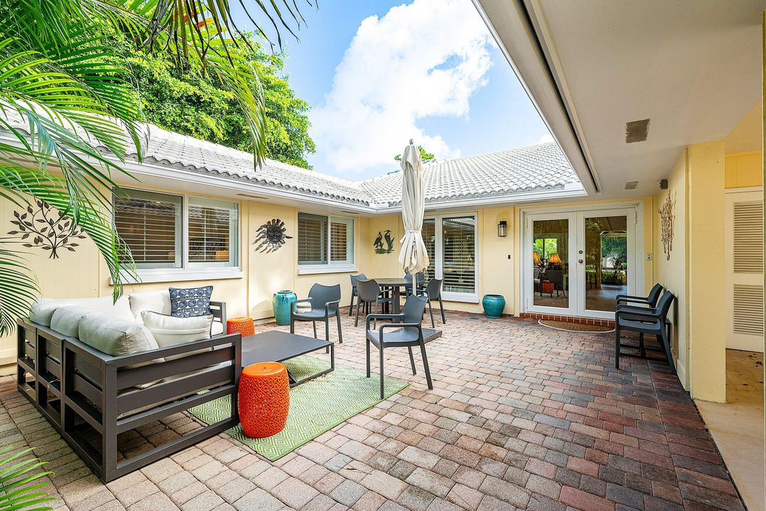 For Sale: $1,200,000 (3 beds, 2 baths, 2314 Square Feet)