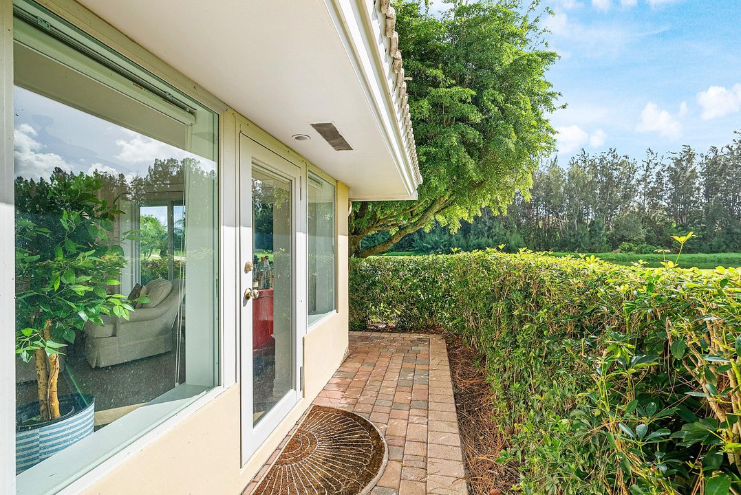 For Sale: $1,200,000 (3 beds, 2 baths, 2314 Square Feet)