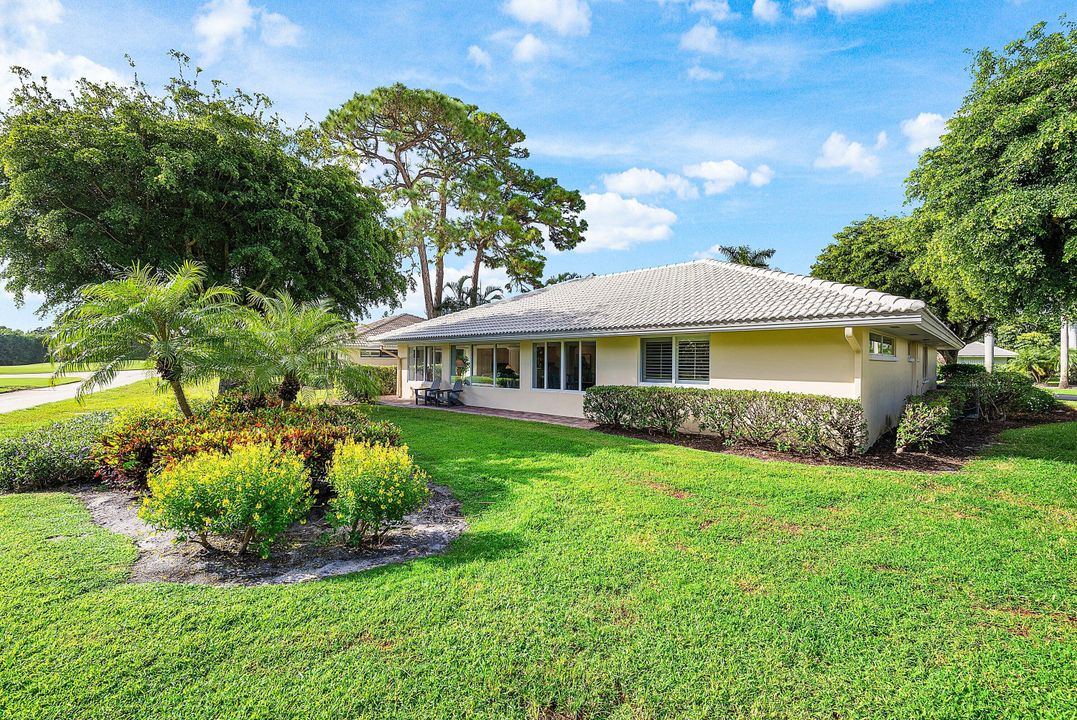 For Sale: $1,200,000 (3 beds, 2 baths, 2314 Square Feet)