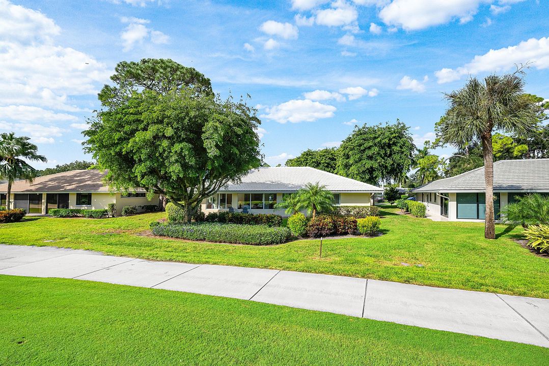 For Sale: $1,200,000 (3 beds, 2 baths, 2314 Square Feet)