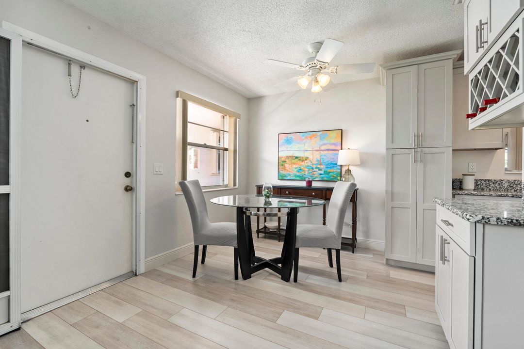 For Sale: $128,900 (1 beds, 1 baths, 814 Square Feet)