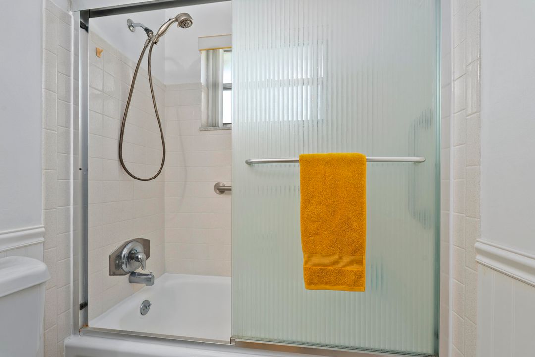 For Sale: $128,900 (1 beds, 1 baths, 814 Square Feet)