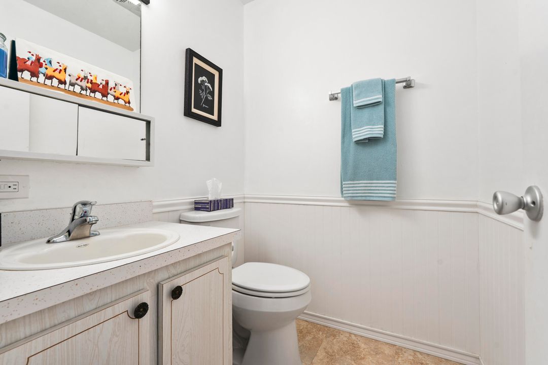 For Sale: $128,900 (1 beds, 1 baths, 814 Square Feet)