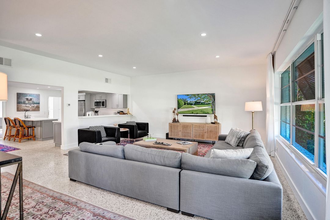 出租: $10,000 (2 贝兹, 2 浴室, 1657 平方英尺)